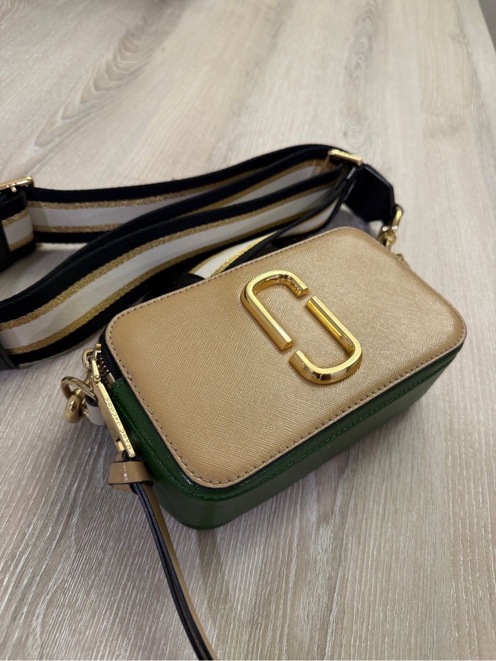 Marc Jacobs Beige and Green Leather Snapshot Crossbody with Striped Strap - Picture 4 of 8